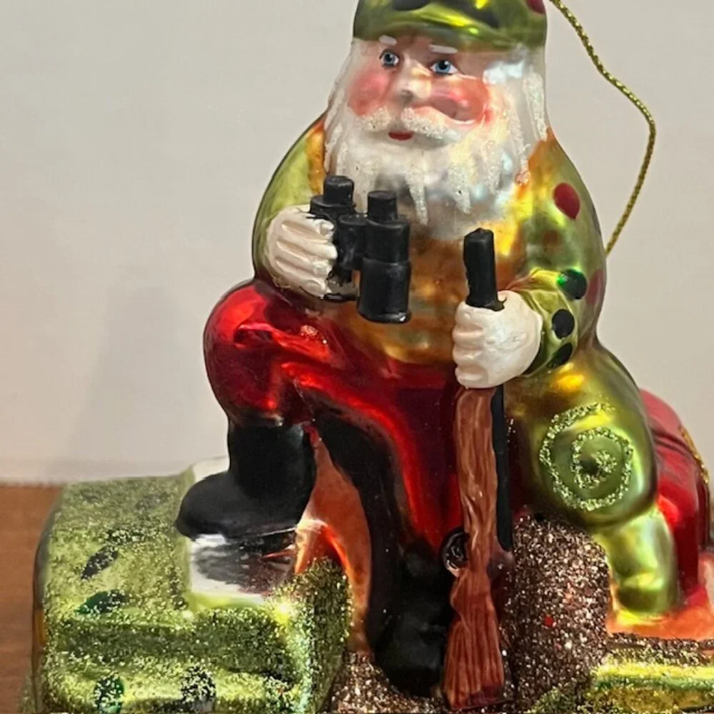 Robert Stanley Glass Ornament Hunting Santa in Camo Jeep with Binoculars Dog